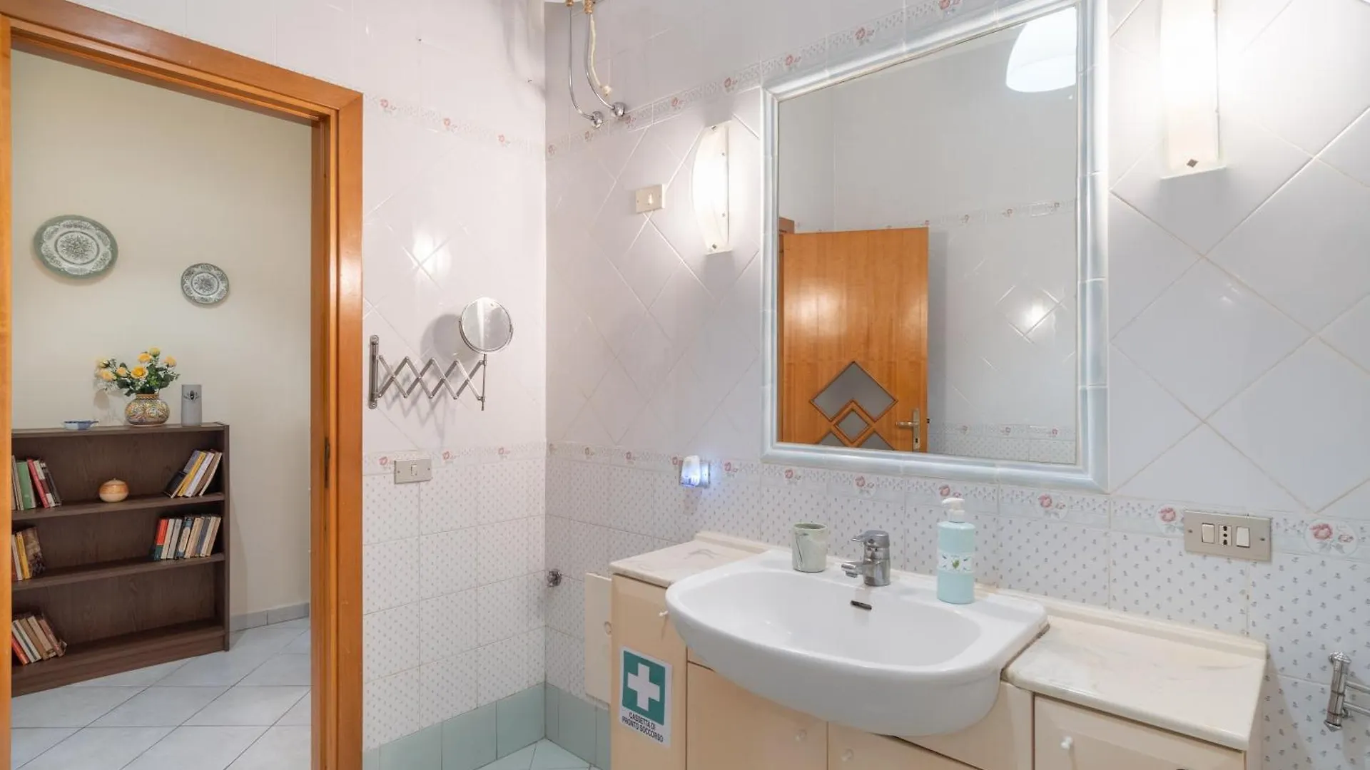 Stazione Centrale A 160M - Mediterranea Apartment Naples Italy
