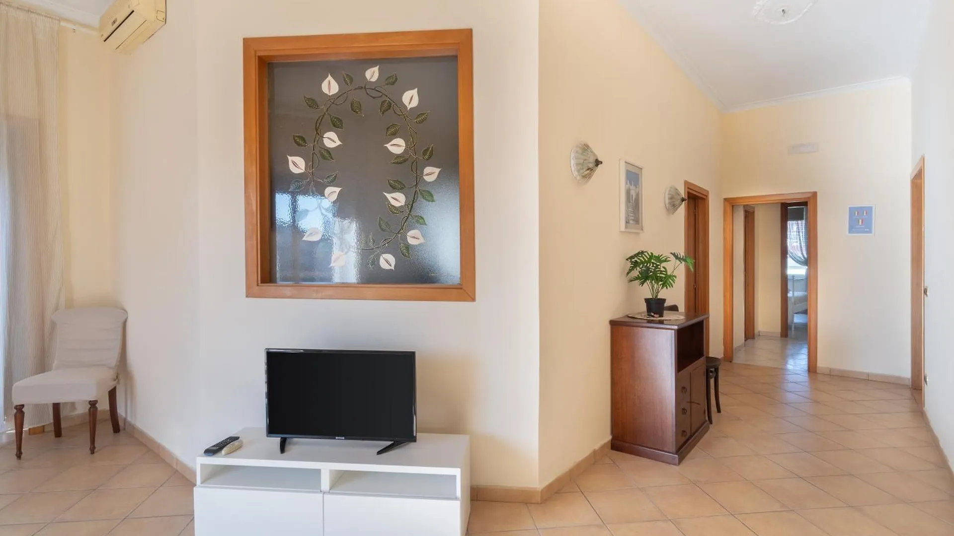 Stazione Centrale A 160M - Mediterranea Apartment Naples Italy